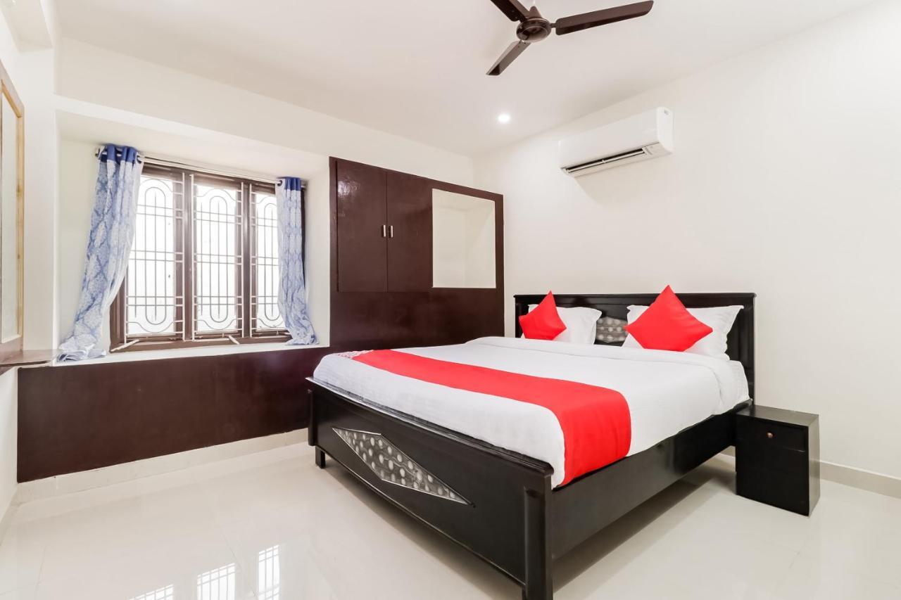 Oyo Victory Grand Hotel Tadepalle Exterior photo