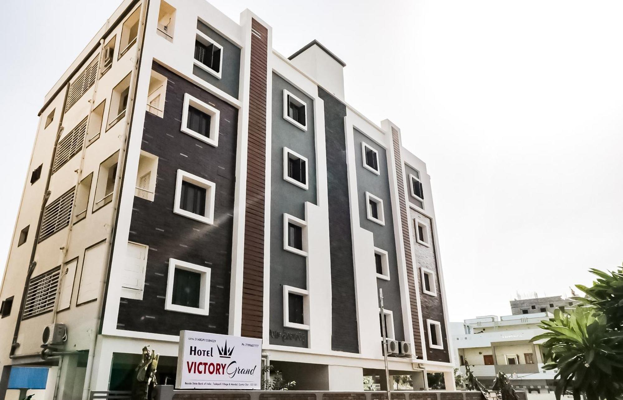 Oyo Victory Grand Hotel Tadepalle Exterior photo