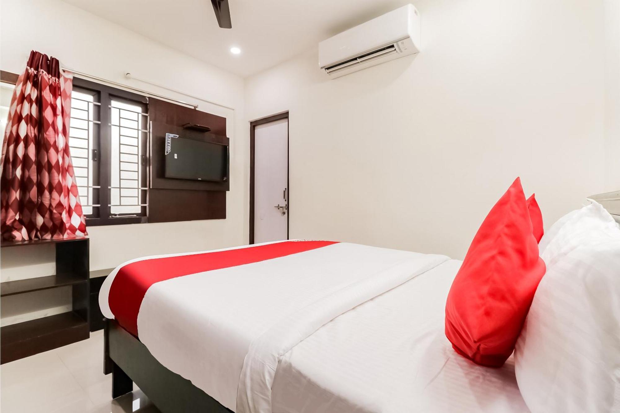 Oyo Victory Grand Hotel Tadepalle Exterior photo